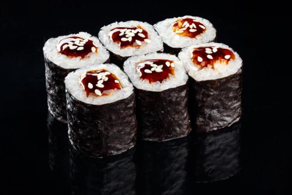 Классический ролл с угрем