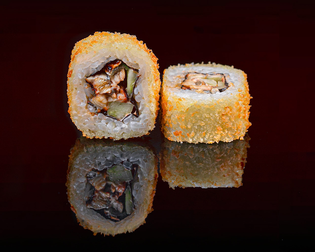 Горячий ролл с угрем